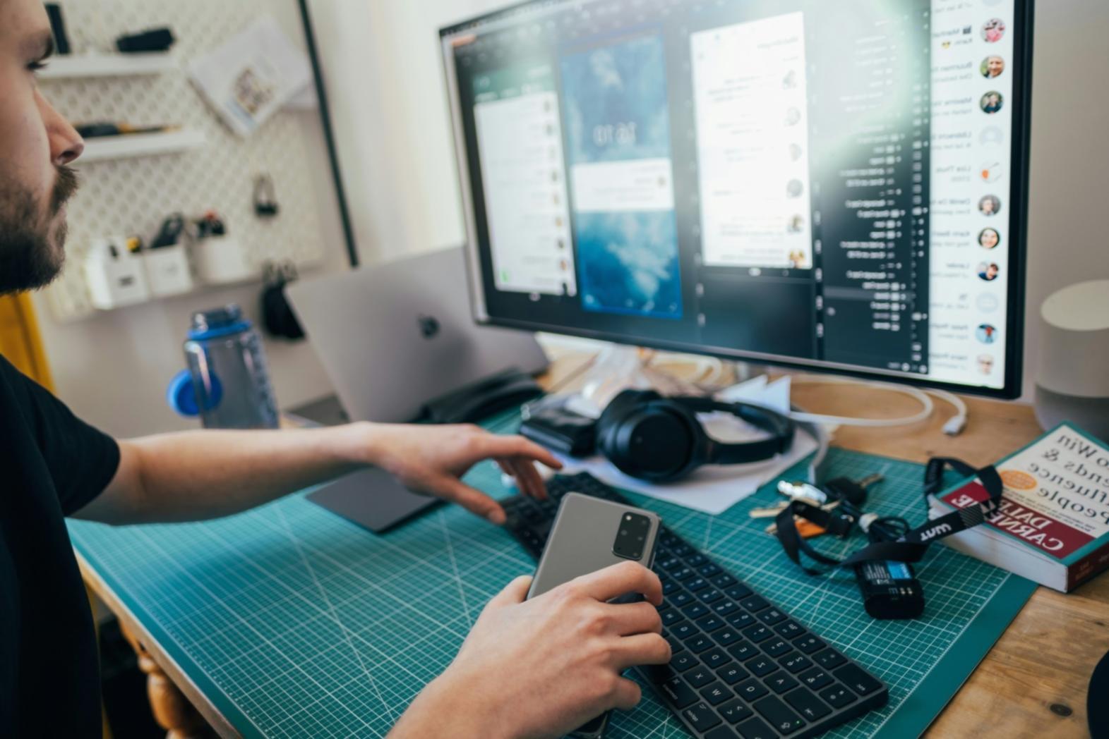 Students collaborating on virtualization projects in modern lab environment