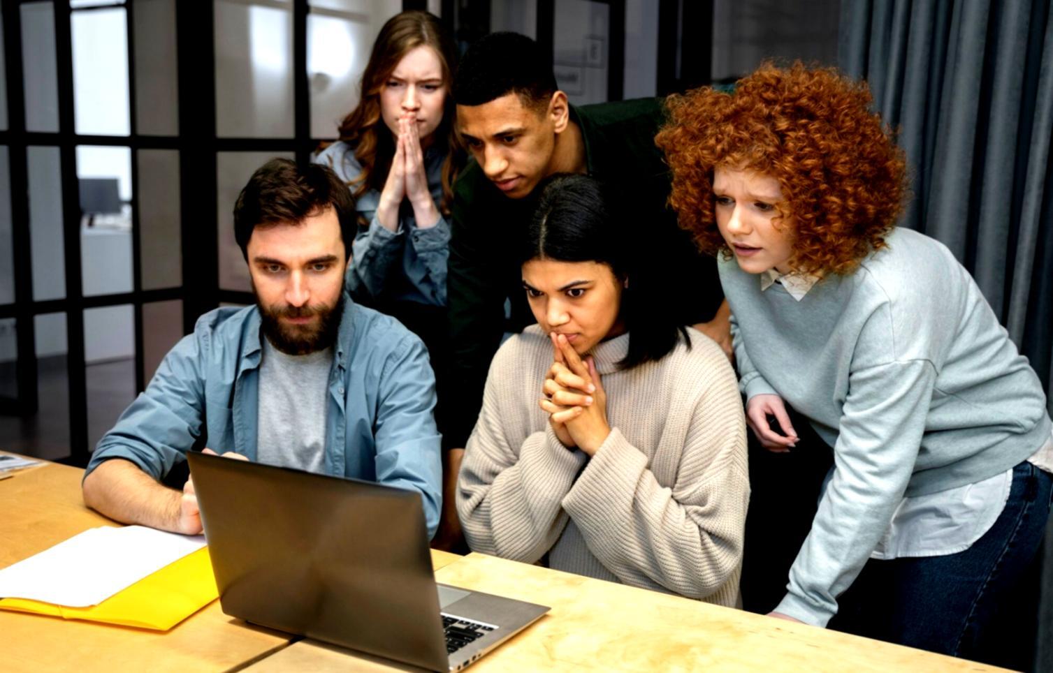 Container architecture diagram showing Docker deployment workflow